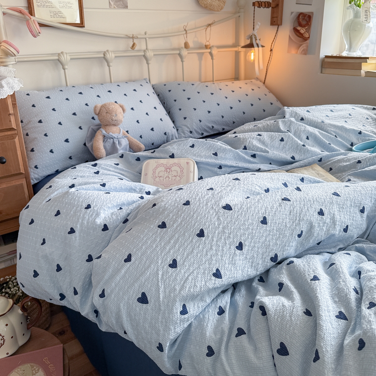 91家纺网 家纺一手货源 找家纺 初念 2026新款A类高品质110克超柔泡芙纱四件套 甜心蓝絮