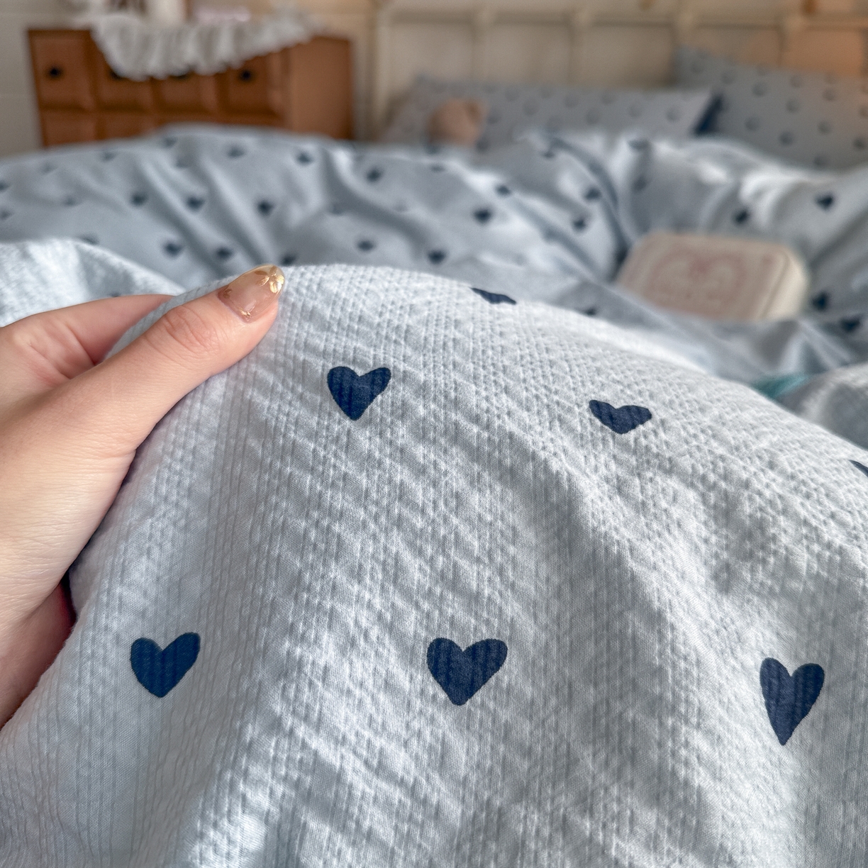 91家纺网 家纺一手货源 找家纺 初念 2026新款A类高品质110克超柔泡芙纱四件套 甜心蓝絮