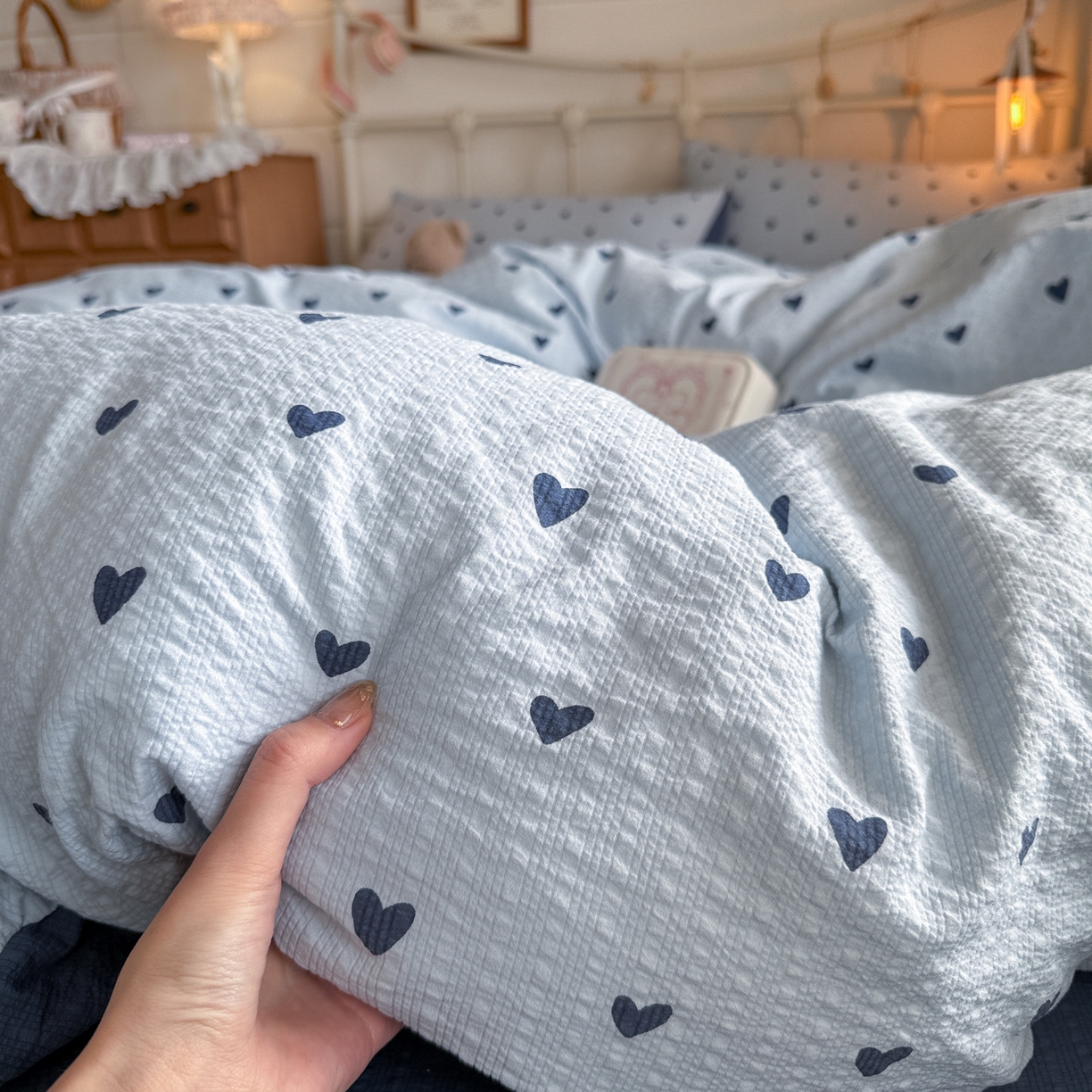 91家纺网 家纺一手货源 找家纺 初念 2026新款A类高品质110克超柔泡芙纱四件套 甜心蓝絮