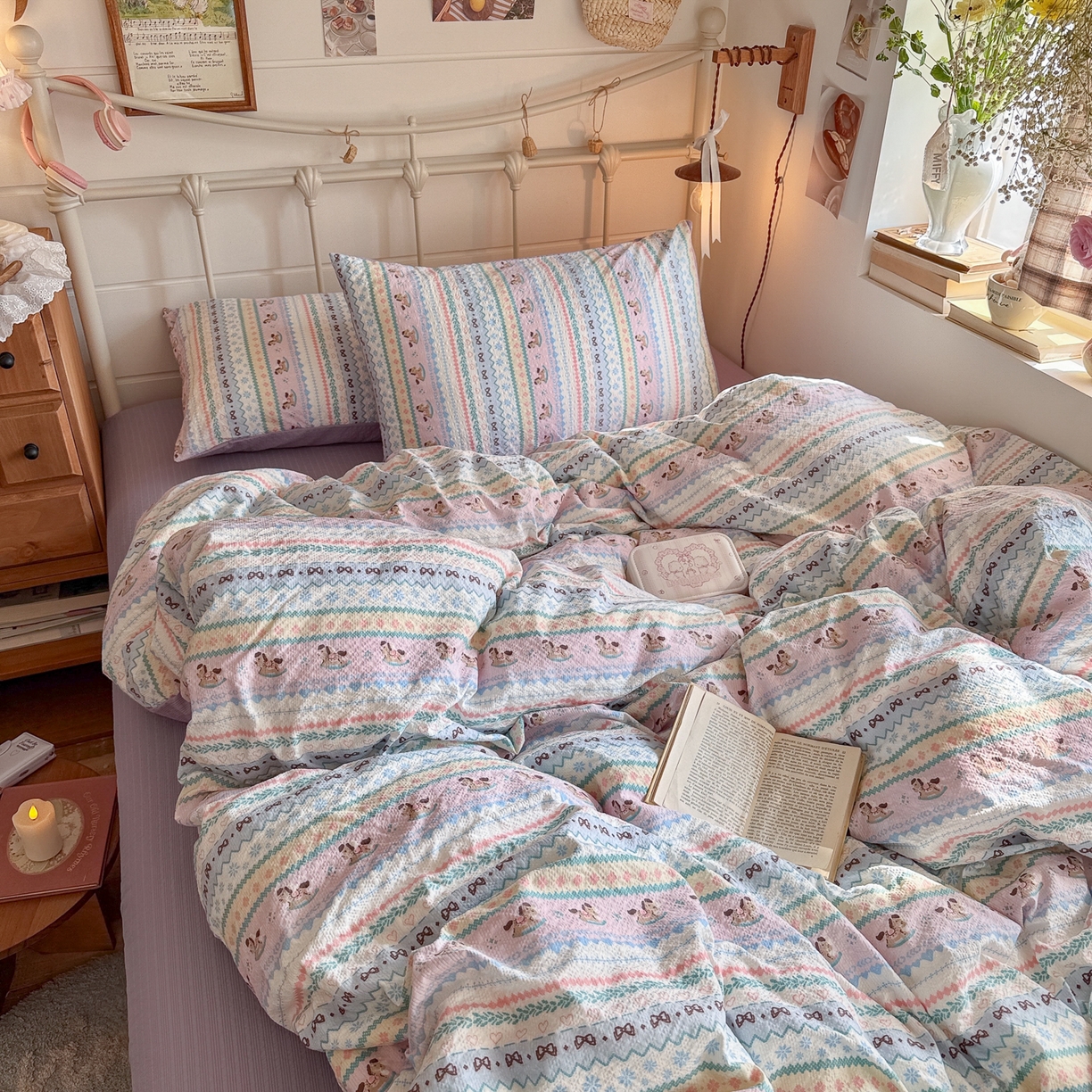 91家纺网 家纺一手货源 找家纺 初念 2026新款A类高品质110克超柔泡芙纱四件套 甜心木马卷