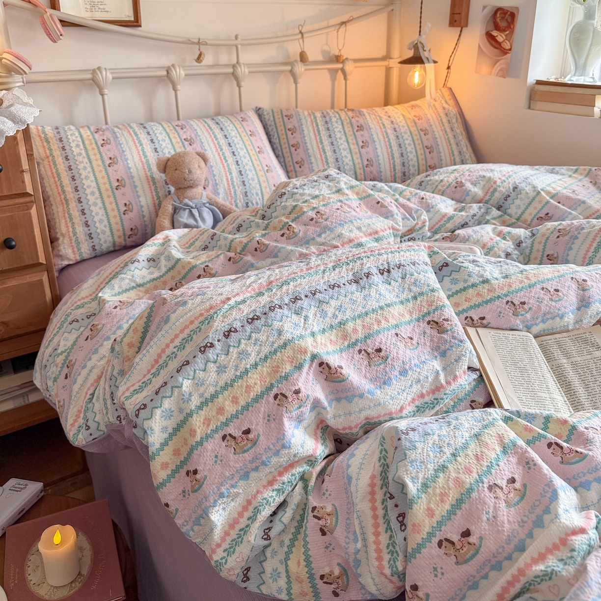 91家纺网 家纺一手货源 找家纺 初念 2026新款A类高品质110克超柔泡芙纱四件套 甜心木马卷