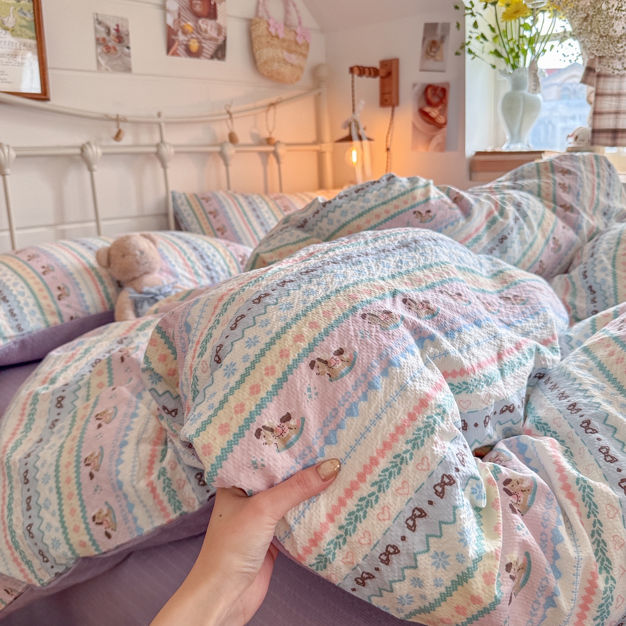 91家纺网 家纺一手货源 找家纺 初念 2026新款A类高品质110克超柔泡芙纱四件套 甜心木马卷