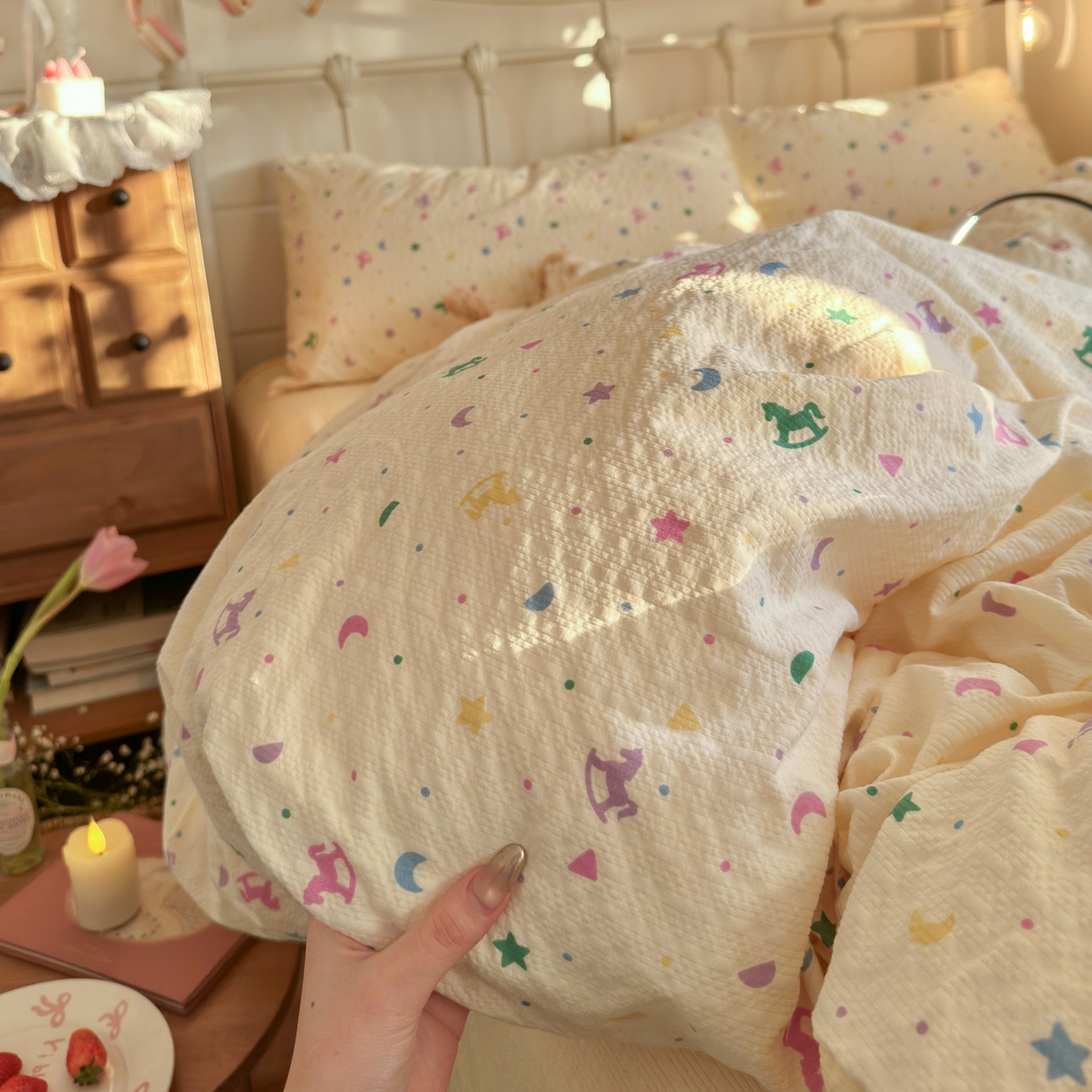 91家纺网 家纺一手货源 找家纺 初念 2026新款A类高品质110克超柔泡芙纱四件套 摇摇木马