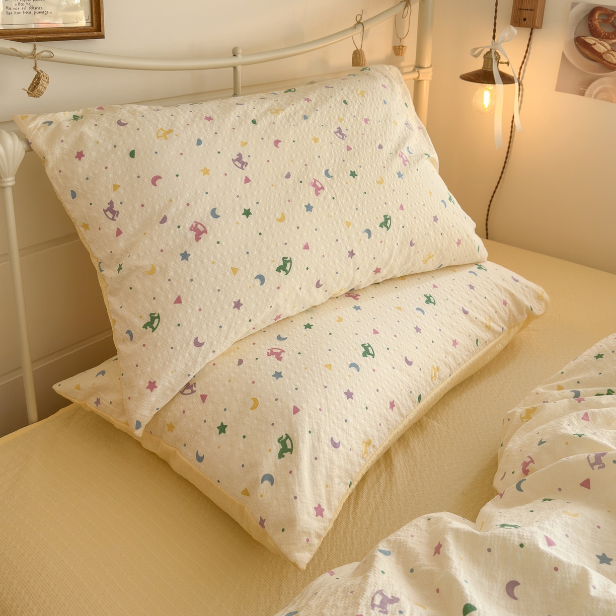 91家纺网 家纺一手货源 找家纺 初念 2026新款A类高品质110克超柔泡芙纱四件套 摇摇木马