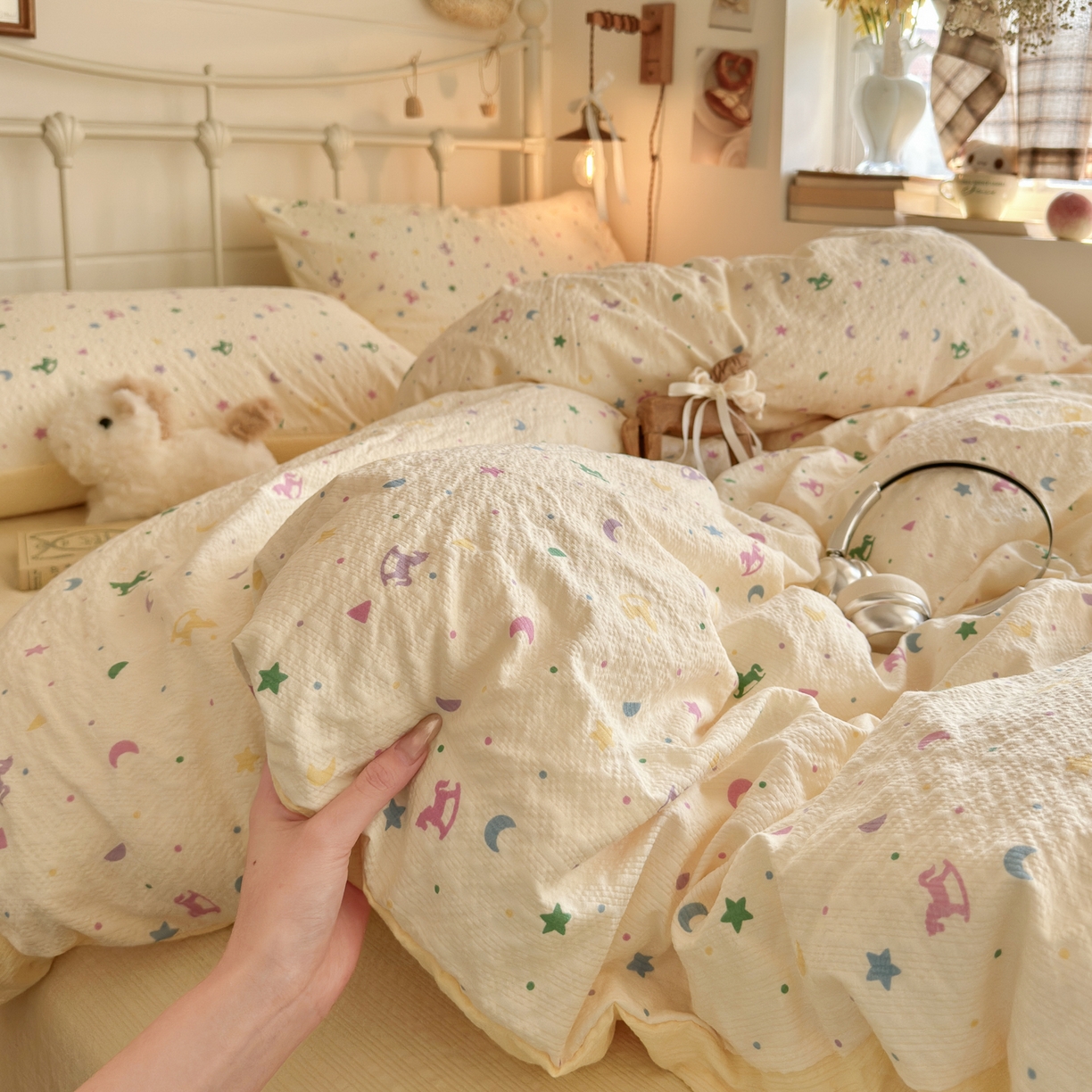 91家纺网 家纺一手货源 找家纺 初念 2026新款A类高品质110克超柔泡芙纱四件套 摇摇木马