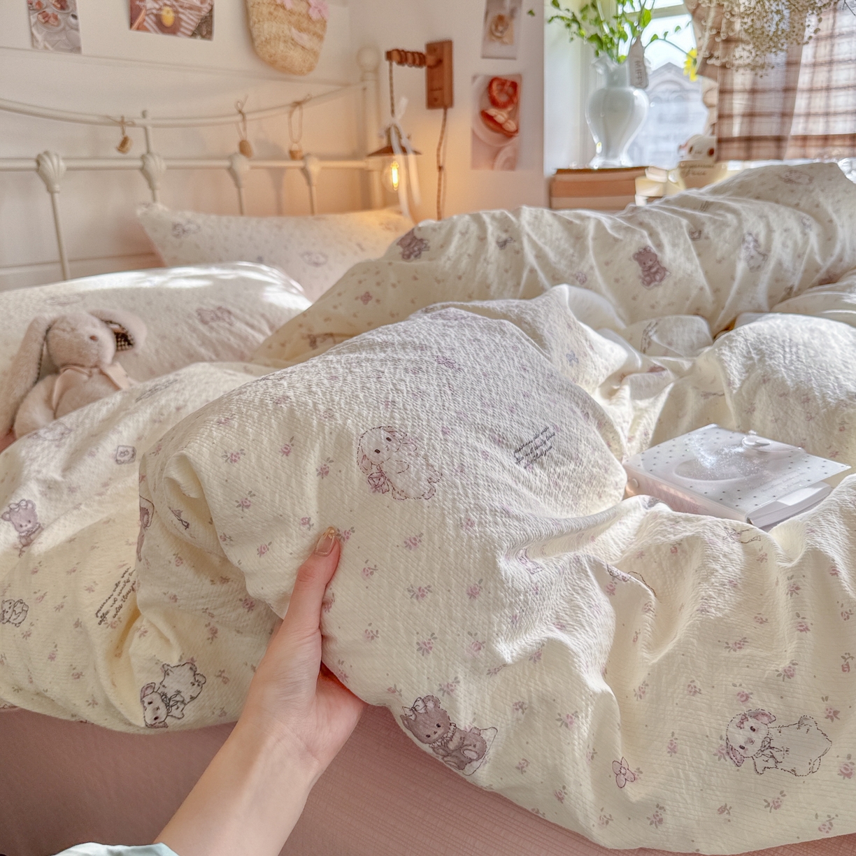 91家纺网 家纺一手货源 找家纺 初念 2026新款A类高品质110克超柔泡芙纱四件套 悦悦小兔