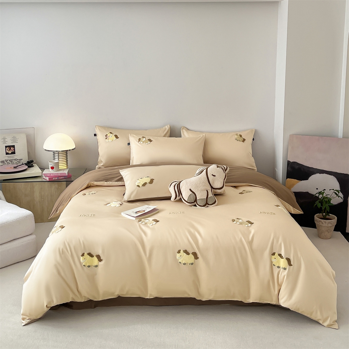 91家纺网 家纺一手货源 找家纺 蓝米卡夫 2026春季新款-100S长绒棉毛巾绣系列四件套-马踏祥云（礼盒） 马踏祥云-奶咖大地色