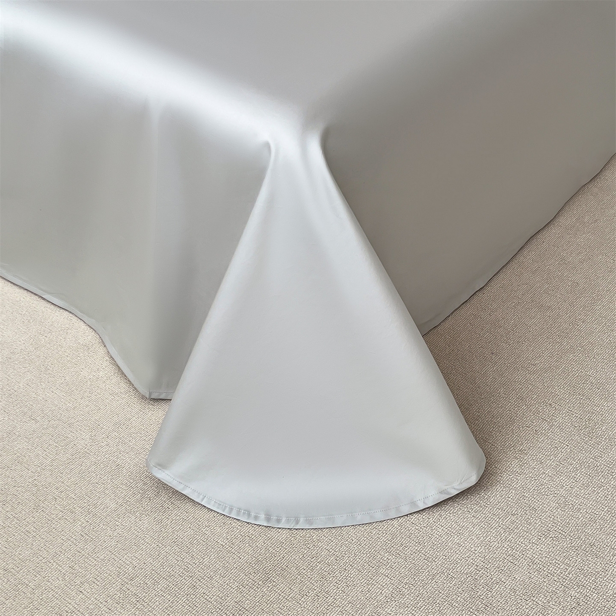 91家纺网 家纺一手货源 找家纺 蓝米卡夫 2026春季新款-100S长绒棉毛巾绣系列四件套-马踏祥云（礼盒） 马踏祥云-蓝田麦灰色