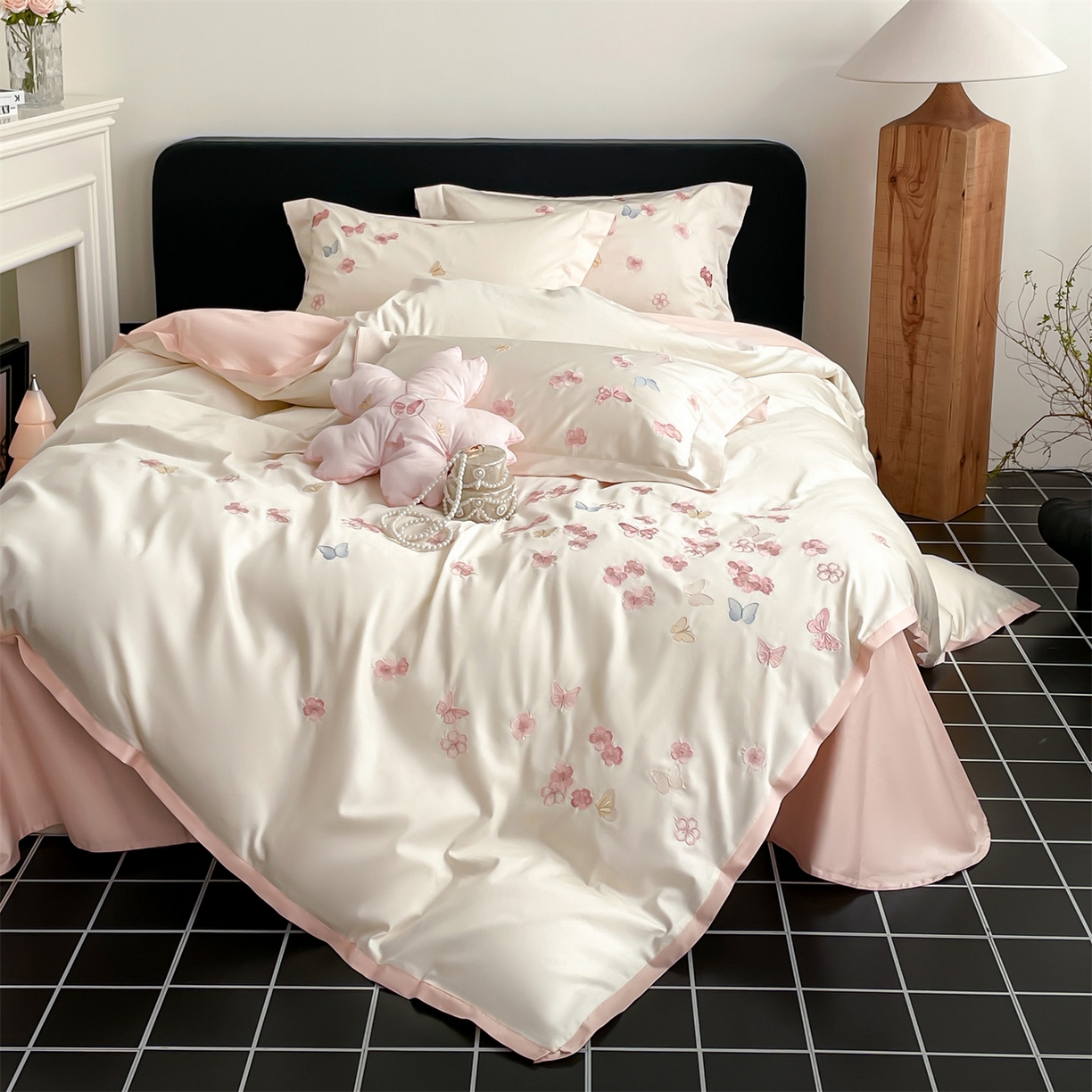 91家纺网 家纺一手货源 找家纺 （总）蓝米卡夫 2026春季新款-100S长绒棉贡缎刺绣系列四件套-繁花福语（礼盒）