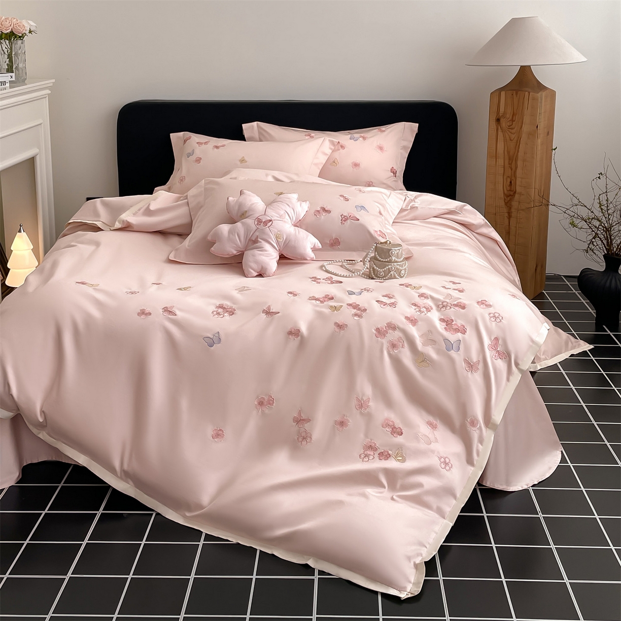 91家纺网 家纺一手货源 找家纺 蓝米卡夫 2026春季新款-100S长绒棉贡缎刺绣系列四件套-繁花福语（礼盒） 繁花福语-幸福蜜桃