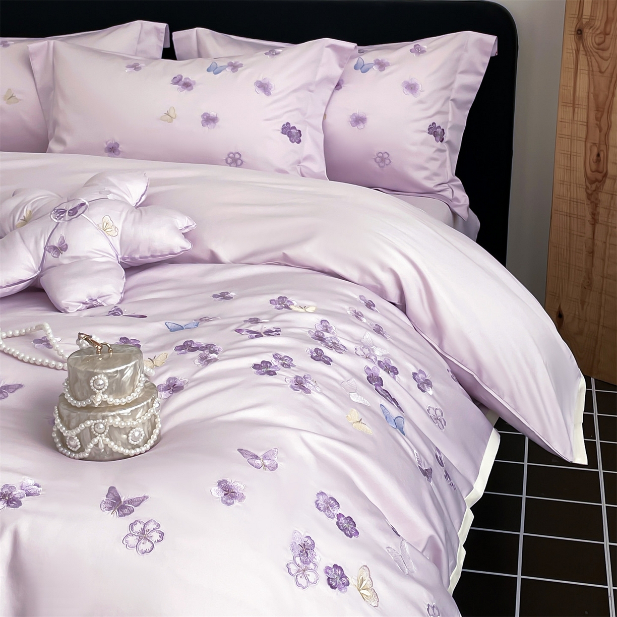 91家纺网 家纺一手货源 找家纺 蓝米卡夫 2026春季新款-100S长绒棉贡缎刺绣系列四件套-繁花福语（礼盒） 繁花福语-幻紫祥瑞