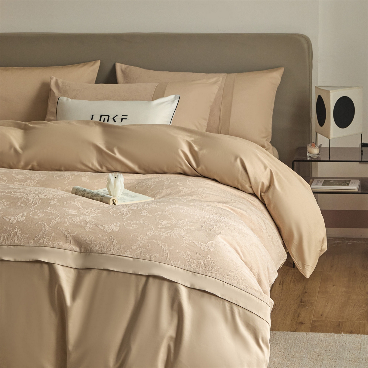 91家纺网 家纺一手货源 找家纺 （总）蓝米卡夫 2026春季新款-100S全棉亮面提花贡缎长绒棉拼接款（礼盒）