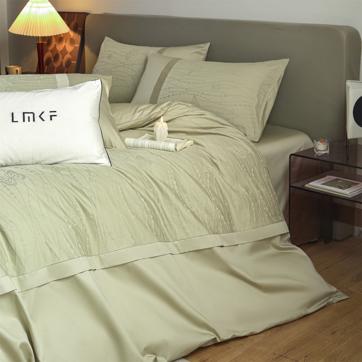 91家纺网 家纺一手货源 找家纺 蓝米卡夫 2026春季新款-100S全棉亮面提花贡缎长绒棉拼接款（礼盒） 蝶梦-奶绿