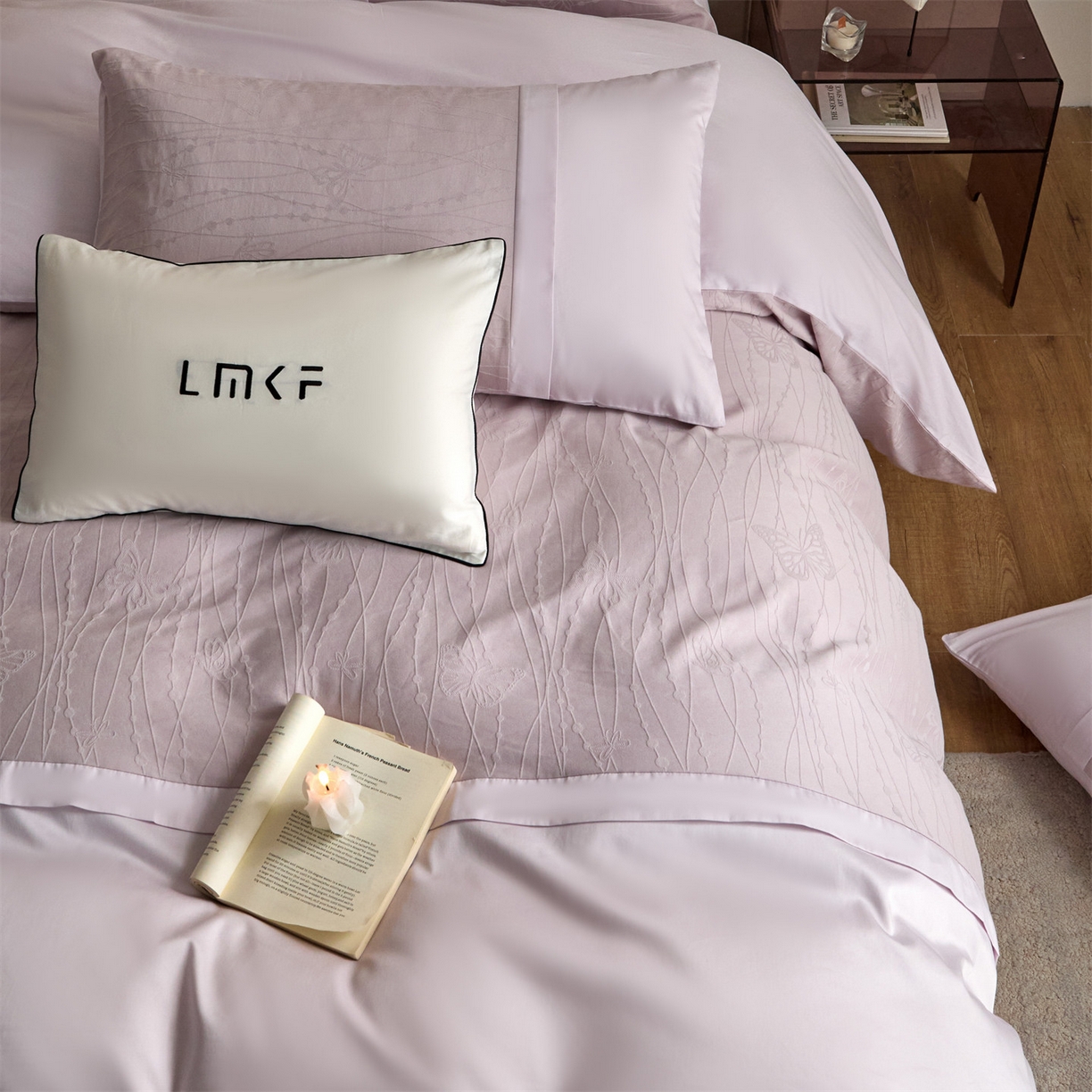 91家纺网 家纺一手货源 找家纺 蓝米卡夫 2026春季新款-100S全棉亮面提花贡缎长绒棉拼接款（礼盒） 蝶梦-淡雅紫