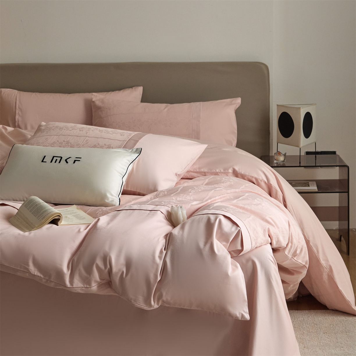 91家纺网 家纺一手货源 找家纺 蓝米卡夫 2026春季新款-100S全棉亮面提花贡缎长绒棉拼接款（礼盒） 浪漫情缘-唯美粉