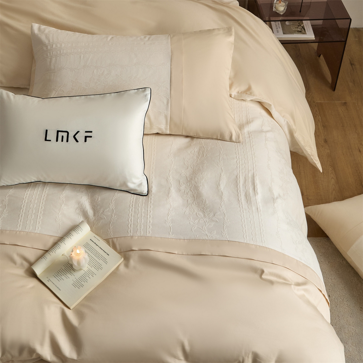 91家纺网 家纺一手货源 找家纺 蓝米卡夫 2026春季新款-100S全棉亮面提花贡缎长绒棉拼接款（礼盒） 花漾甜心-奶茶