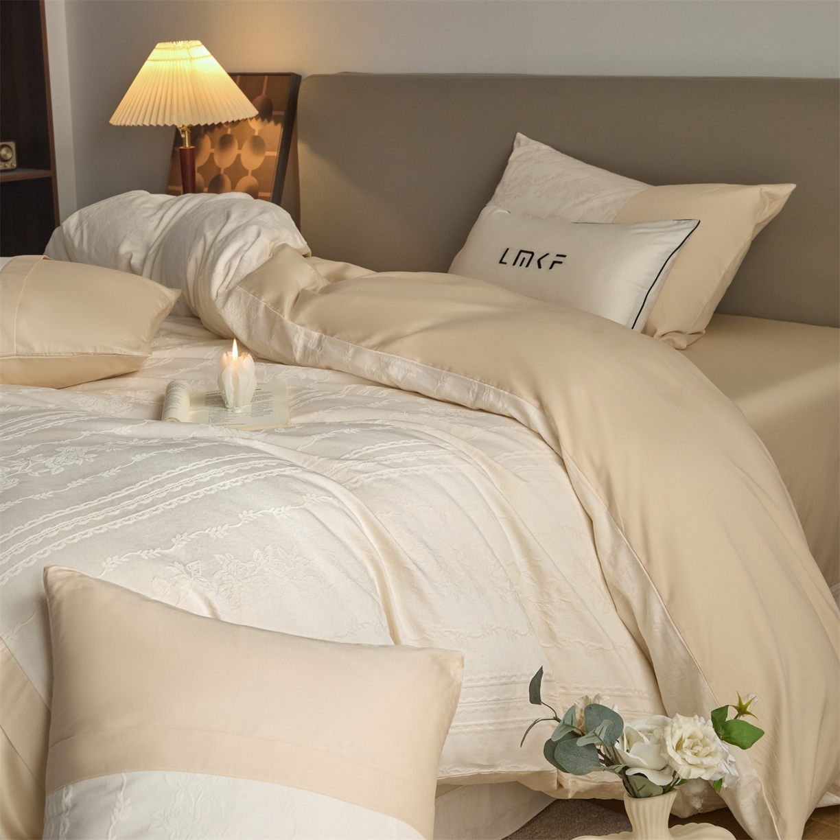 91家纺网 家纺一手货源 找家纺 蓝米卡夫 2026春季新款-100S全棉亮面提花贡缎长绒棉拼接款（礼盒） 花漾甜心-奶茶