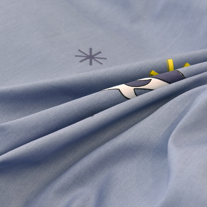 91家纺网 家纺一手货源 找家纺 朵希曼 2026新款全棉13372学生三件套系列 海豚-蓝