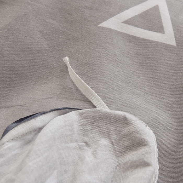 91家纺网 家纺一手货源 找家纺 朵希曼 2026新款全棉13372学生三件套系列 几何空间