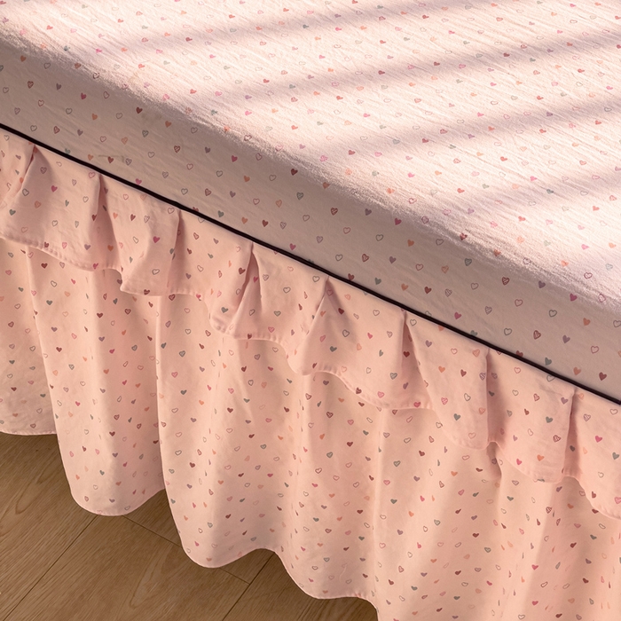 91家纺网 家纺一手货源 找家纺 优家居 2026新款精仿棉夹棉床裙四件套水洗棉韩版公主风花边床裙被套直播外贸定制 丝丝心动