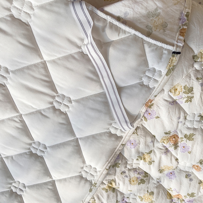 91家纺网 家纺一手货源 找家纺 优家居 2026新款精仿棉夹棉床裙四件套水洗棉韩版公主风花边床裙被套直播外贸定制 海芋恋