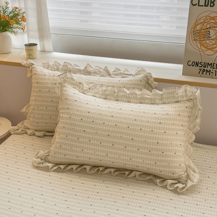 91家纺网 家纺一手货源 找家纺 优家居 2026新款精仿棉夹棉床裙四件套水洗棉韩版公主风花边床裙被套直播外贸定制 北岛之恋