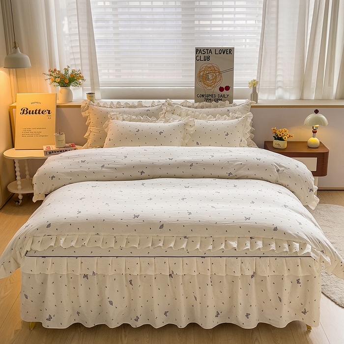 91家纺网 家纺一手货源 找家纺 优家居 2026新款精仿棉夹棉床裙四件套水洗棉韩版公主风花边床裙被套直播外贸定制 蝶舞翩翩