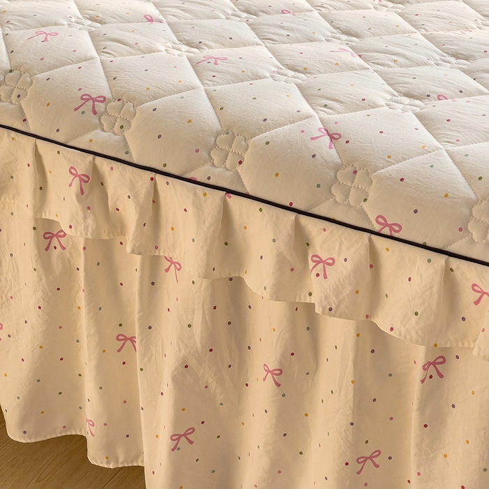 91家纺网 家纺一手货源 找家纺 优家居 2026新款精仿棉夹棉床裙四件套水洗棉韩版公主风花边床裙被套直播外贸定制 潘多拉-米