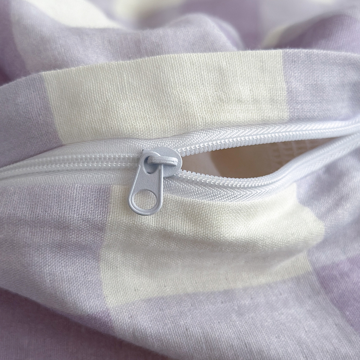 91家纺网 家纺一手货源 找家纺 玖弘家居 2026新款全棉双层纱格子四件套（默认格子枕套） 朦胧紫