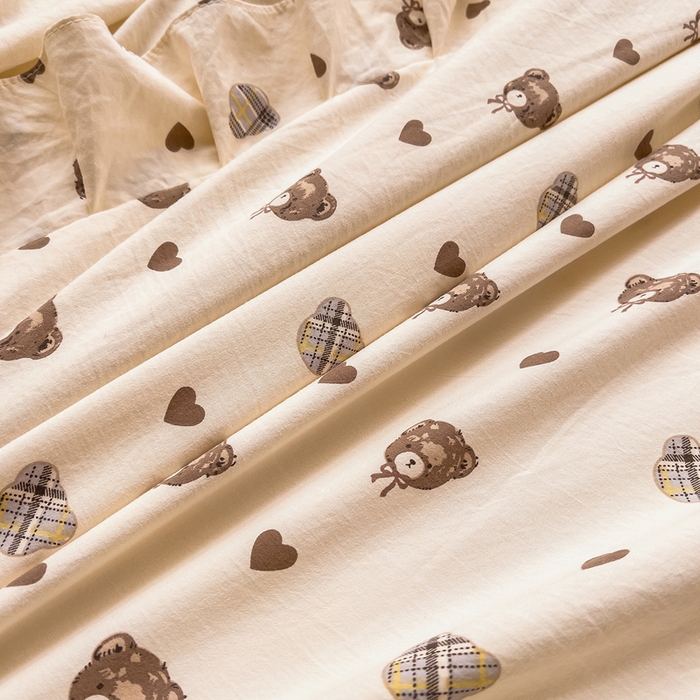 91家纺网 家纺一手货源 找家纺 优家居 2026新款精仿棉床裙三件套水洗棉韩版公主风花边床裙直播外贸定制 爱心熊