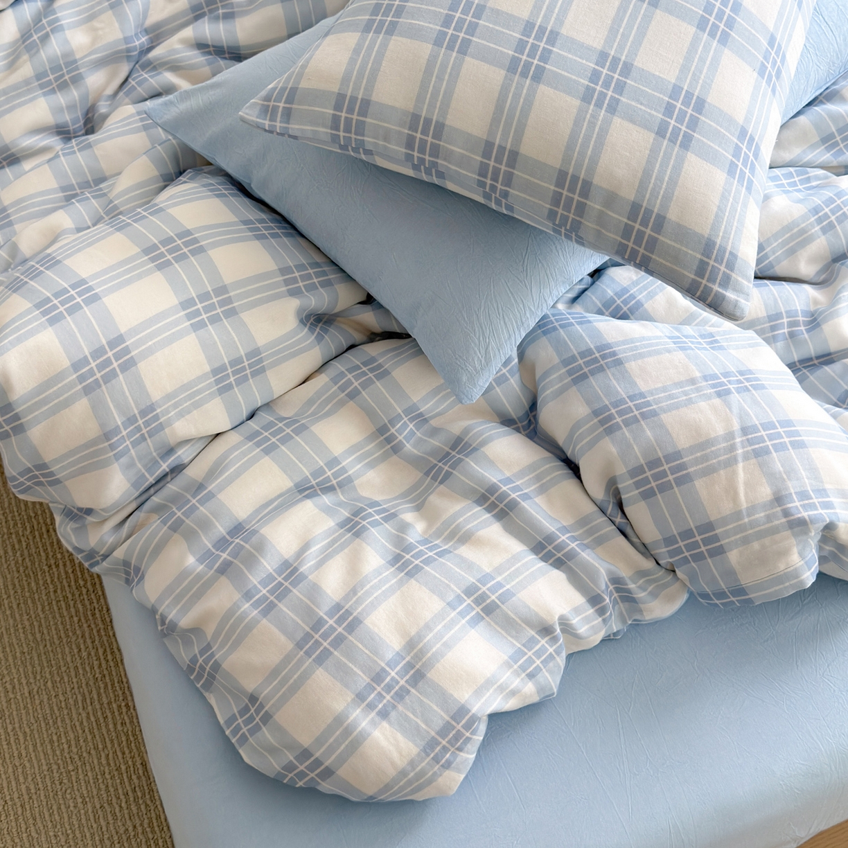 91家纺网 家纺一手货源 找家纺 玖弘家居 2026新款全棉双层纱格子四件套（默认格子枕套） 天空蓝