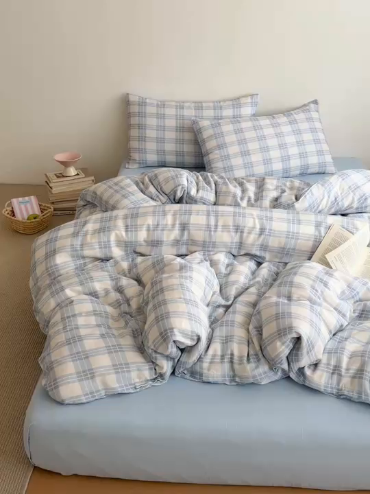 91家纺网 家纺一手货源 找家纺 玖弘家居 2026新款全棉双层纱格子四件套（默认格子枕套） 天空蓝