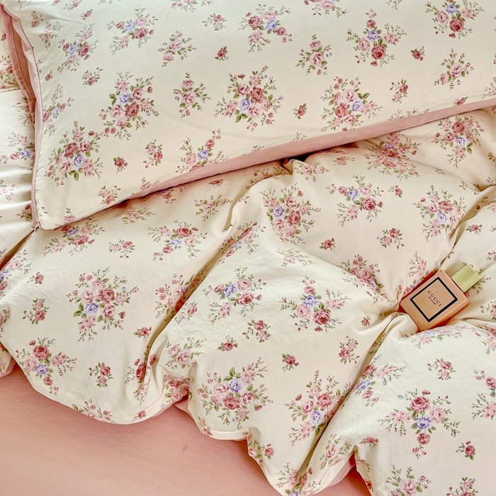 91家纺网 家纺一手货源 找家纺 斯卡诺家纺 2026新款春夏古法水洗仿棉云感纱四件套小布袋五件套 红粉佳人