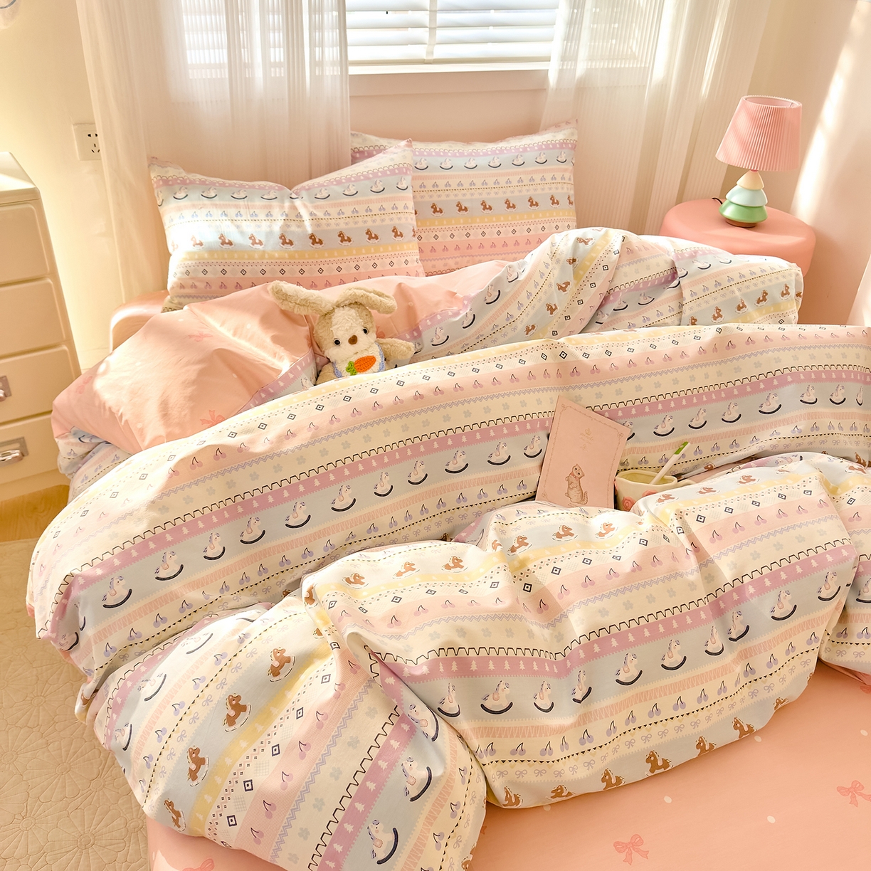 91家纺网 家纺一手货源 找家纺 DoDo 兜兜 2026春夏新款全棉纯棉可爱卡通四件套 彩虹小马驹