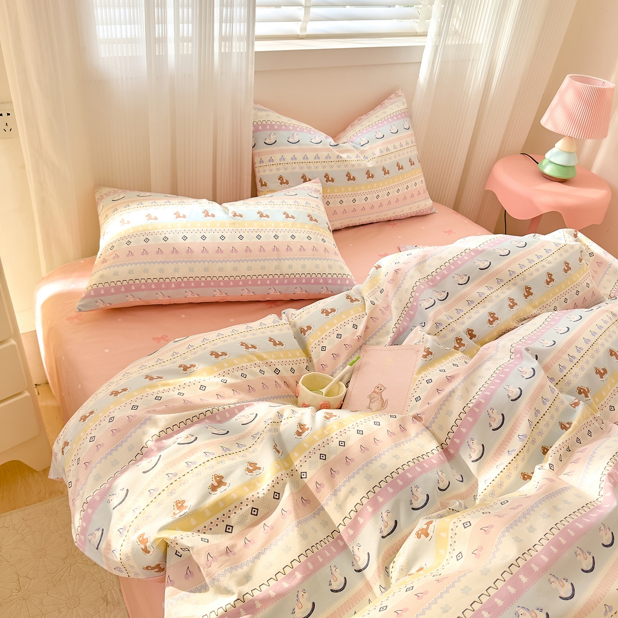 91家纺网 家纺一手货源 找家纺 DoDo 兜兜 2026春夏新款全棉纯棉可爱卡通四件套 彩虹小马驹