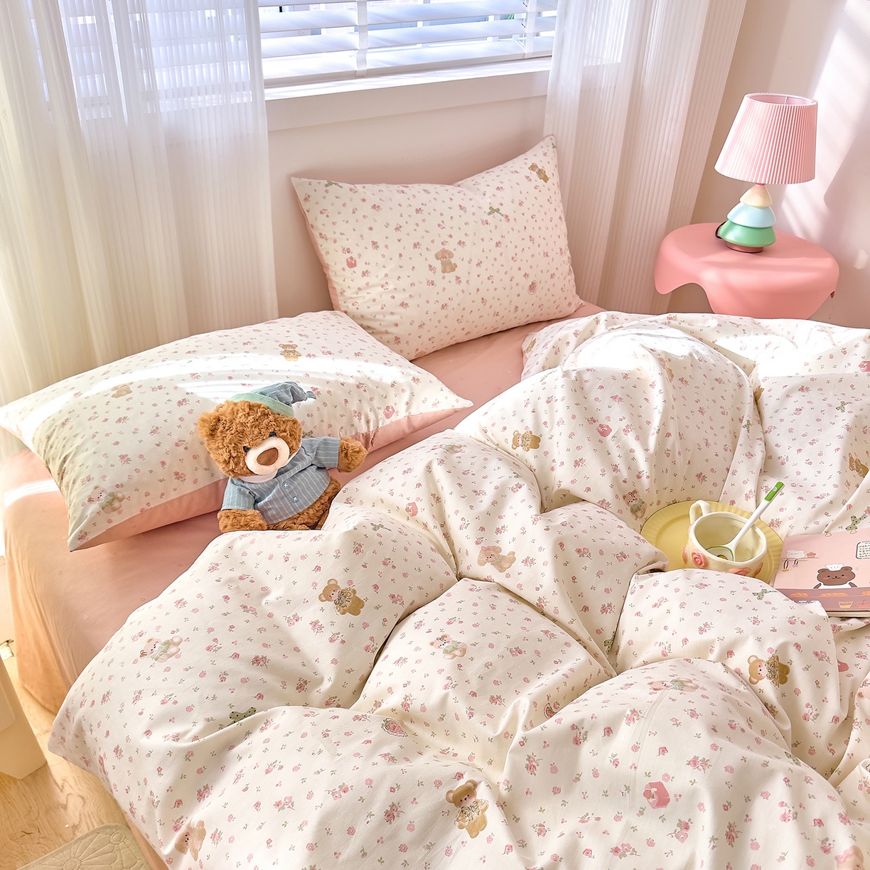 91家纺网 家纺一手货源 找家纺 DoDo 兜兜 2026春夏新款全棉纯棉可爱卡通四件套 软软熊与欢欢狗