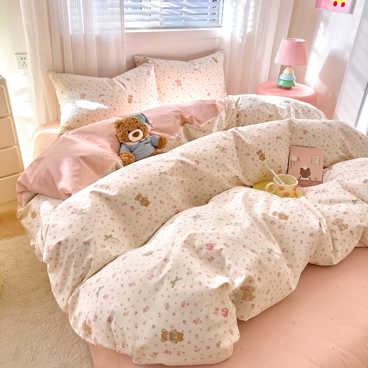 91家纺网 家纺一手货源 找家纺 DoDo 兜兜 2026春夏新款全棉纯棉可爱卡通四件套 软软熊与欢欢狗