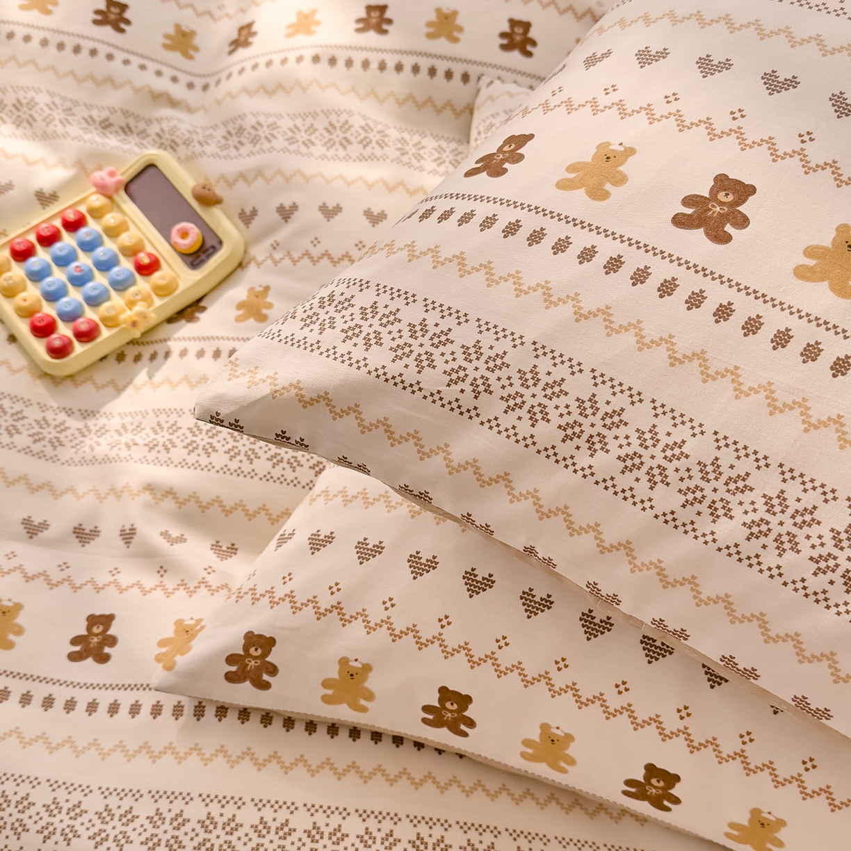 91家纺网 家纺一手货源 找家纺 DoDo 兜兜 2026春夏新款全棉纯棉可爱卡通四件套 费尔岛小熊