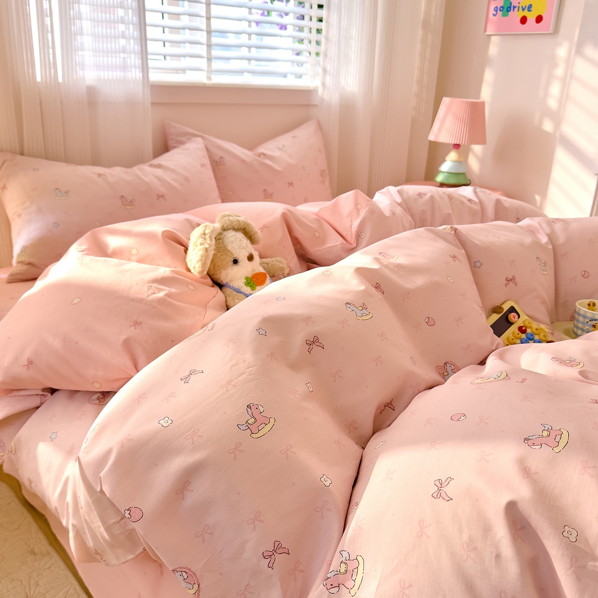 91家纺网 家纺一手货源 找家纺 DoDo 兜兜 2026春夏新款全棉纯棉可爱卡通四件套 草莓小马-粉