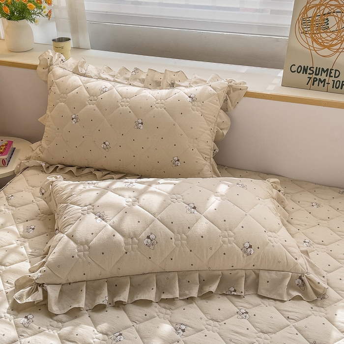 91家纺网 家纺一手货源 找家纺 优家居 2026新款精仿棉夹棉床裙三件套水洗棉韩版公主风花边床裙直播外贸定制 星星熊