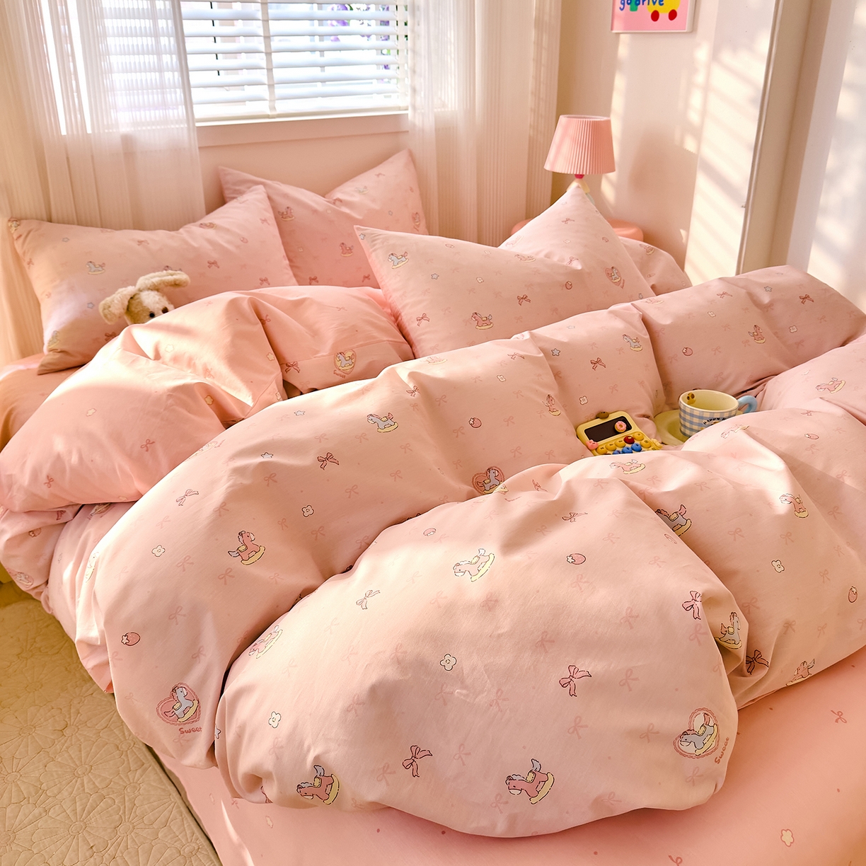 91家纺网 家纺一手货源 找家纺 DoDo 兜兜 2026春夏新款全棉纯棉可爱卡通四件套 草莓小马-粉