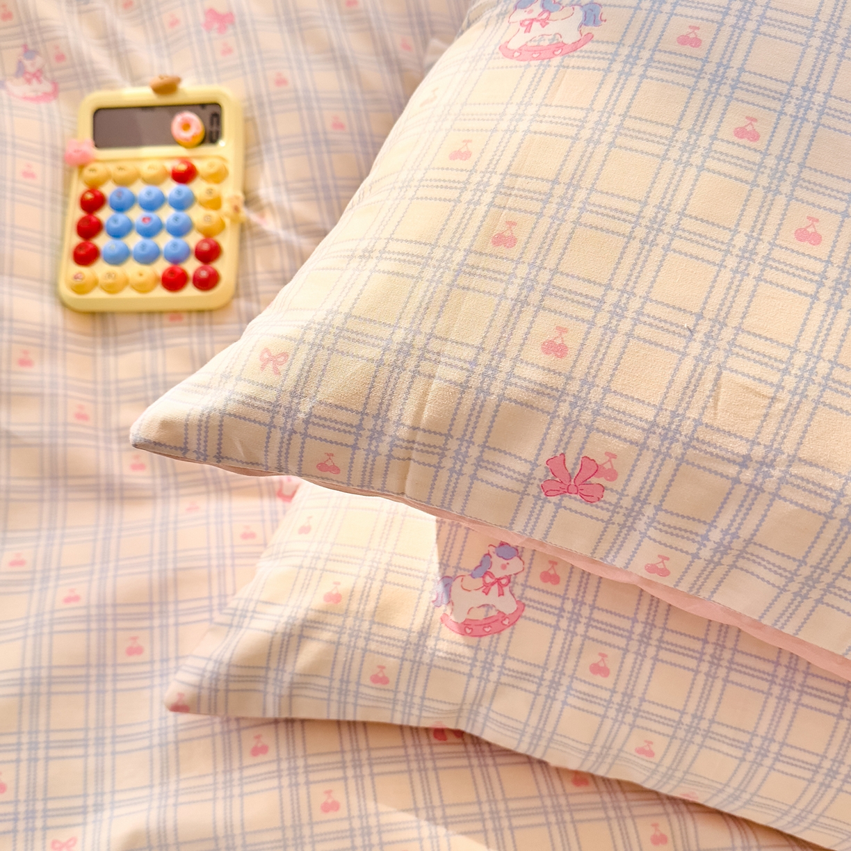 91家纺网 家纺一手货源 找家纺 DoDo 兜兜 2026春夏新款全棉纯棉可爱卡通四件套 小马哒哒