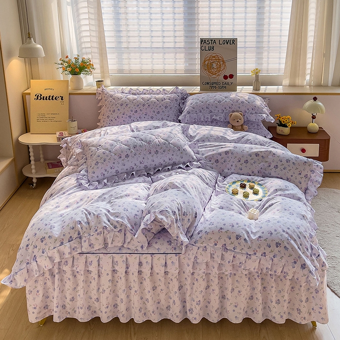 91家纺网 家纺一手货源 找家纺 优家居 2026新款精仿棉夹棉床裙三件套水洗棉韩版公主风花边床裙直播外贸定制 情意绵绵