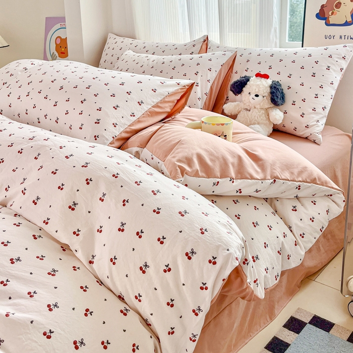 91家纺网 家纺一手货源 找家纺 斯卡诺家纺 2026新款春夏古法水洗仿棉云感纱四件套小布袋五件套 樱桃