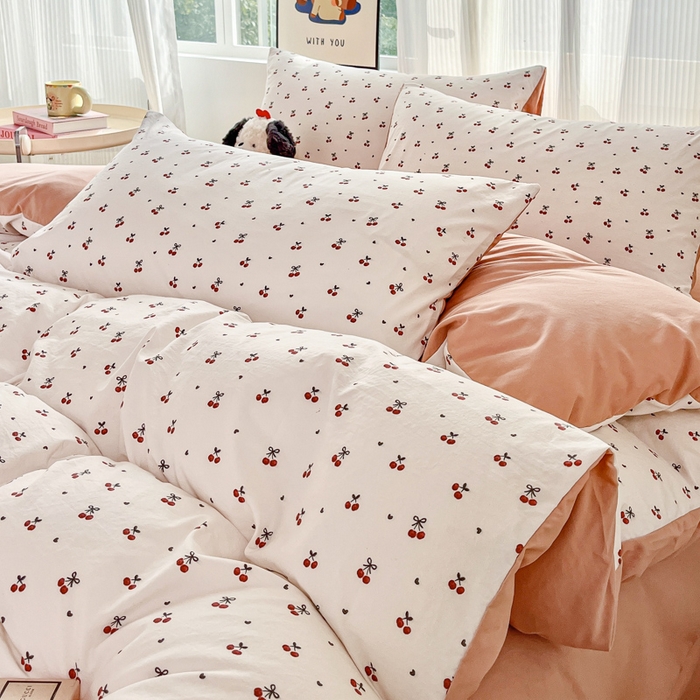 91家纺网 家纺一手货源 找家纺 斯卡诺家纺 2026新款春夏古法水洗仿棉云感纱四件套小布袋五件套 樱桃