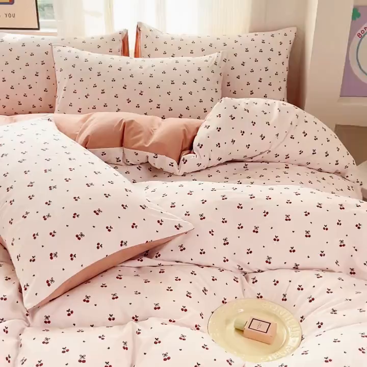 91家纺网 家纺一手货源 找家纺 斯卡诺家纺 2026新款春夏古法水洗仿棉云感纱四件套小布袋五件套 樱桃