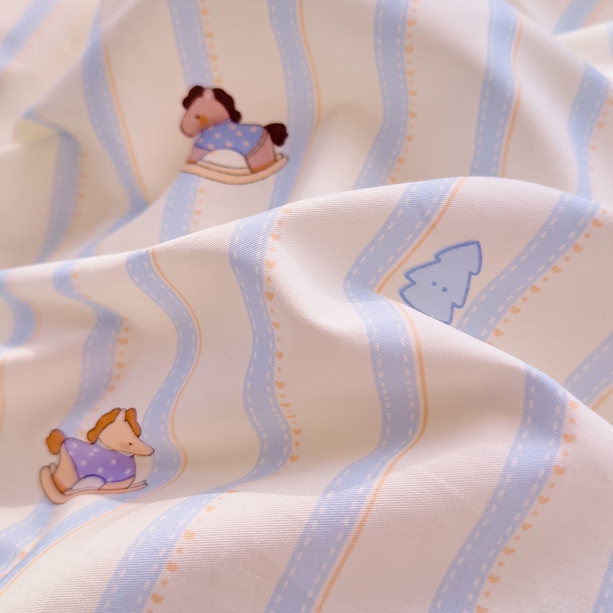 91家纺网 家纺一手货源 找家纺 DoDo 兜兜 2026年全棉纯棉可爱卡通单被套 被套单件 旋转木马之恋