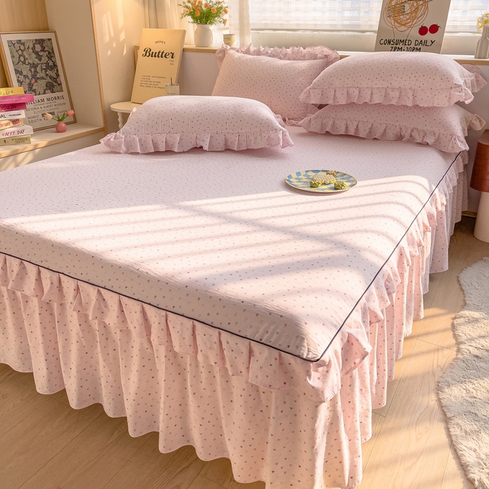 91家纺网 家纺一手货源 找家纺 优家居工厂店 2026新款精仿棉夹棉床裙四件套水洗棉韩版公主风花边床裙被套直播外贸定制 丝丝心动