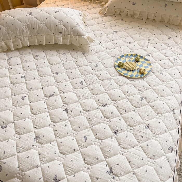 91家纺网 家纺一手货源 找家纺 优家居工厂店 2026新款精仿棉夹棉床裙四件套水洗棉韩版公主风花边床裙被套直播外贸定制 蝶舞翩翩