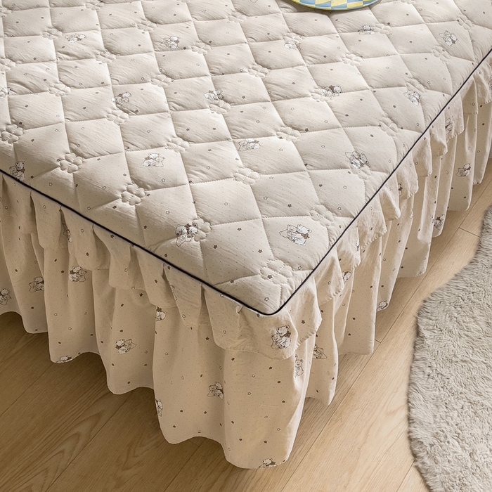 91家纺网 家纺一手货源 找家纺 优家居工厂店 2026新款精仿棉夹棉床裙三件套水洗棉韩版公主风花边床裙直播外贸定制 星星熊